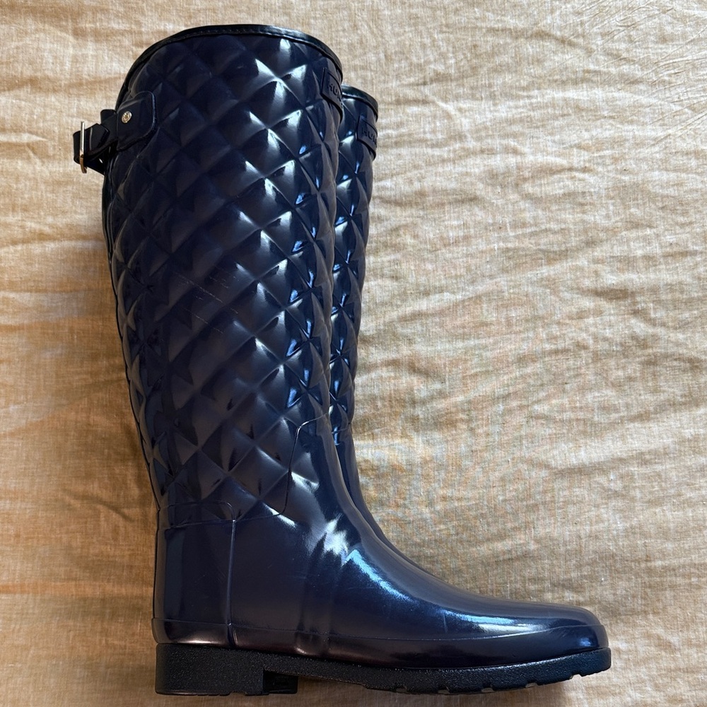 Hunter Refined Gloss Quilted Tall Rain Boot adjustable back - Picture 11 of 17